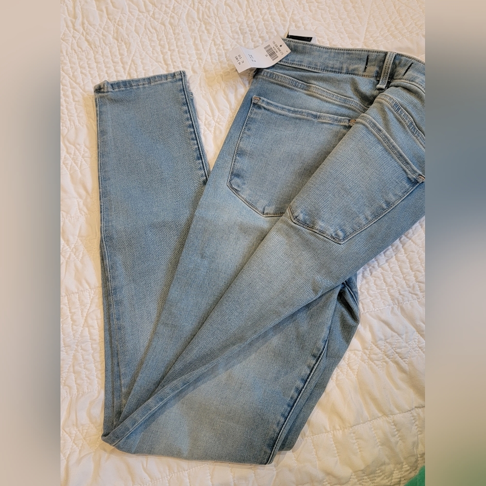 Abercrombie & Fitch women's jeans size 28(6r)